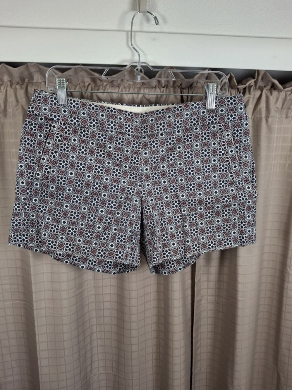 J Crew Blue Stretch Shorts Medallion Print Side Zippper Front Pockets Size 8